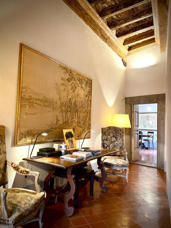 Luxury Apartment Angelio Barga Bagian luar foto