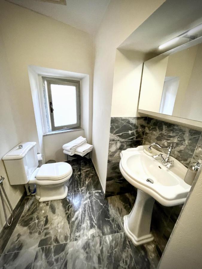 Luxury Apartment Angelio Barga Bagian luar foto