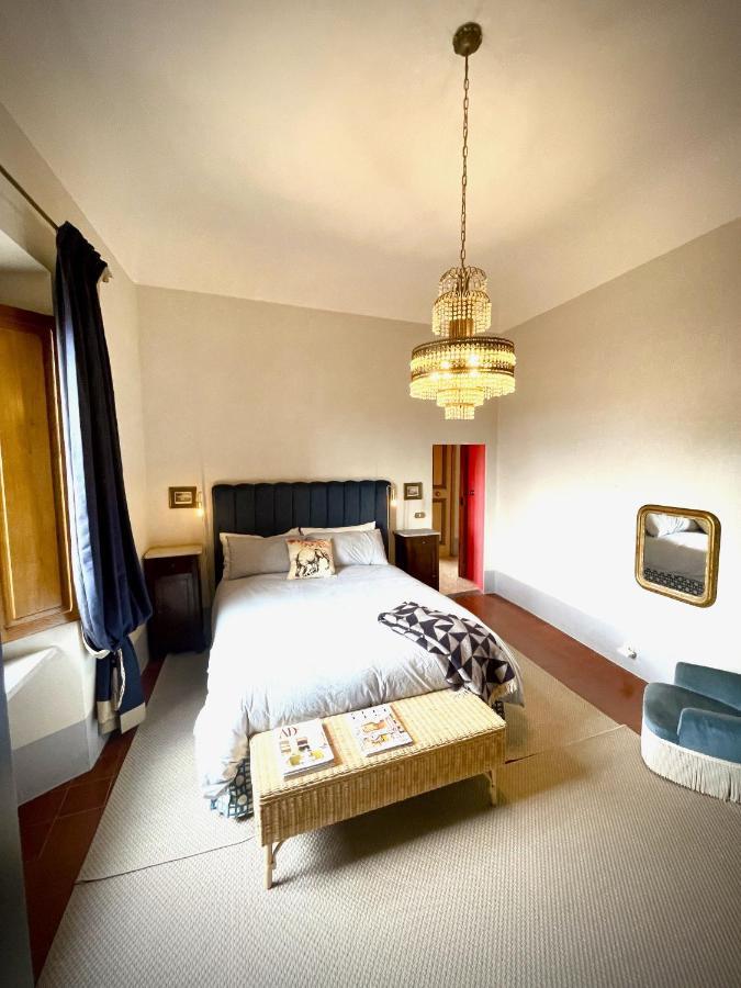 Luxury Apartment Angelio Barga Bagian luar foto