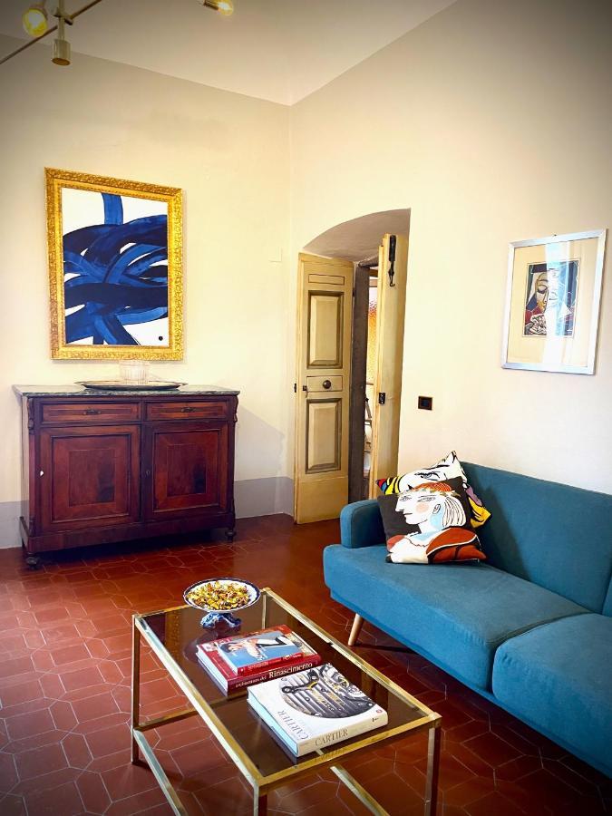 Luxury Apartment Angelio Barga Bagian luar foto