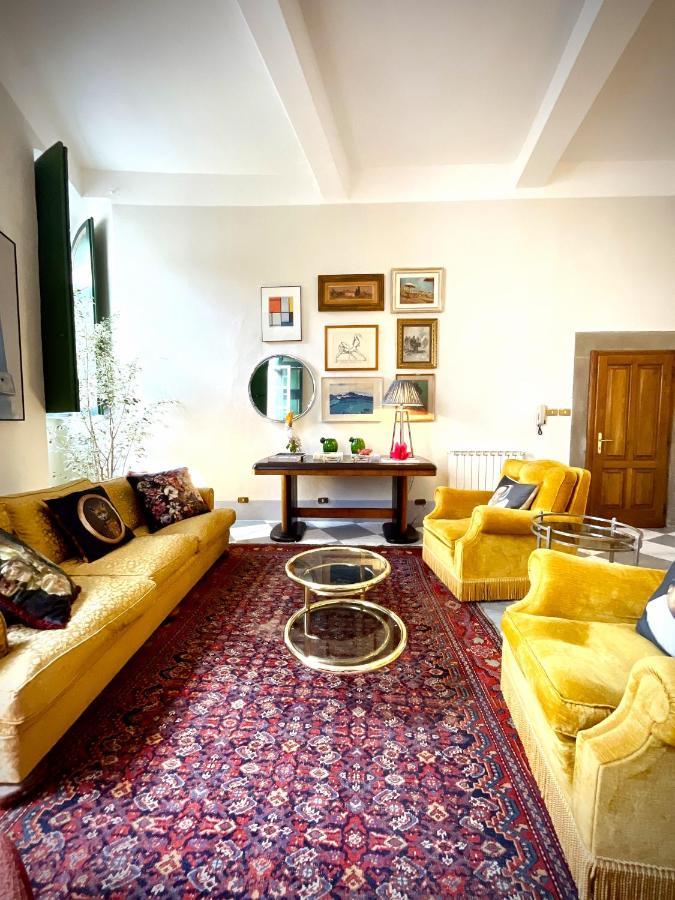 Luxury Apartment Angelio Barga Bagian luar foto