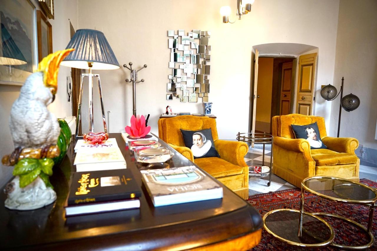 Luxury Apartment Angelio Barga Bagian luar foto