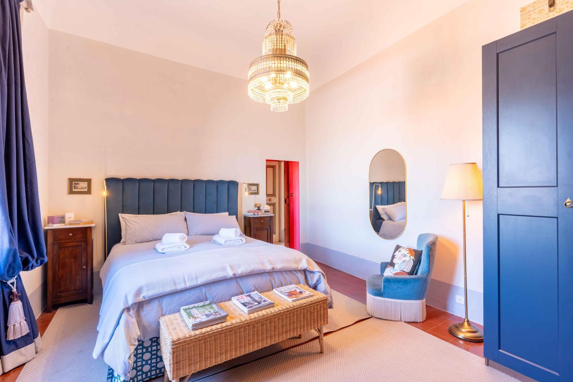 Luxury Apartment Angelio Barga Bagian luar foto
